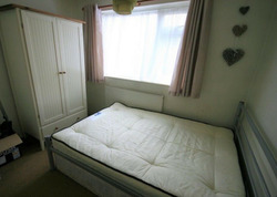 1-Bed Apartment Close to University of Leeds thumb 5