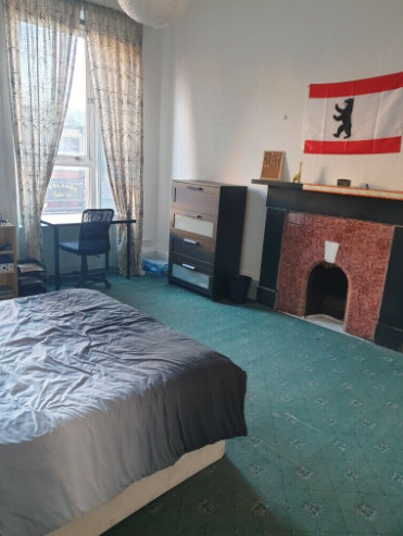 Students! Reserve Now! 3 Bedroom Flat to Rent  6