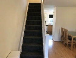 2 Bedroom House to Let in Kelvindale Area and Available Now
