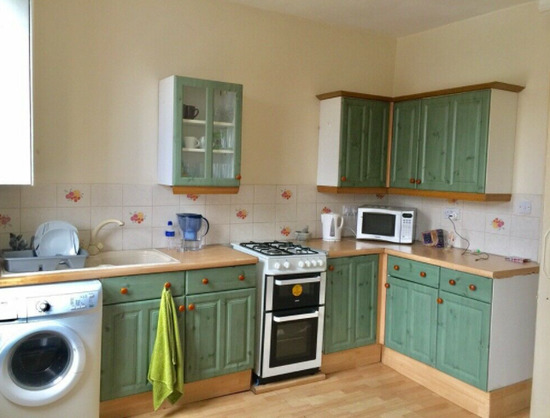 Large Double Room in a Shared Flat in Tooting Bec 8Th Jan £582  1
