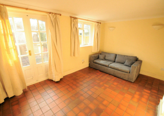 Two Bed, Two Shower Room Garden Flat Backing on to Chiswick House  0
