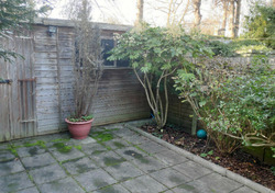 Two Bed, Two Shower Room Garden Flat Backing on to Chiswick House thumb 3