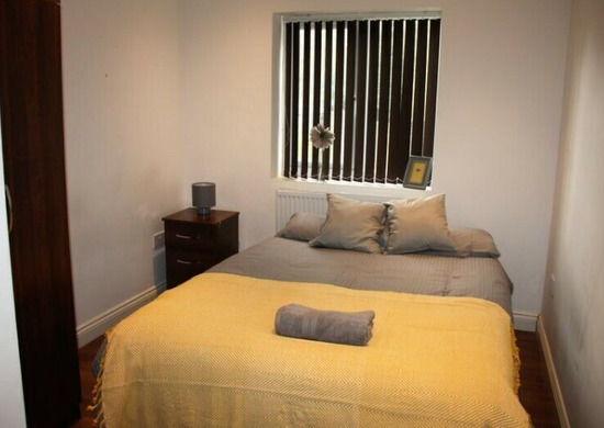 Ensuite Rooms Available to Rent on Hinckley Road  0