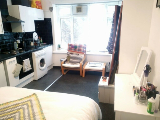 Studio Flat - Bills Included - Available 1st March 2021  2
