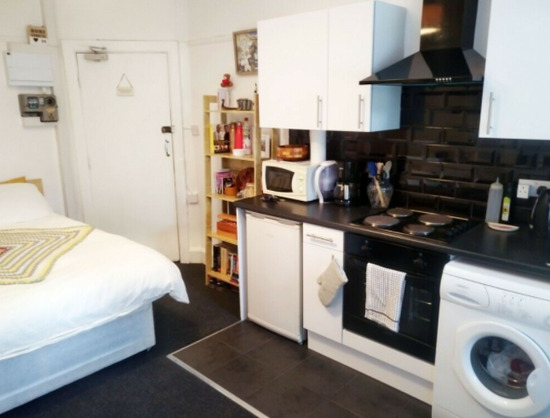 Studio Flat - Bills Included - Available 1st March 2021  4