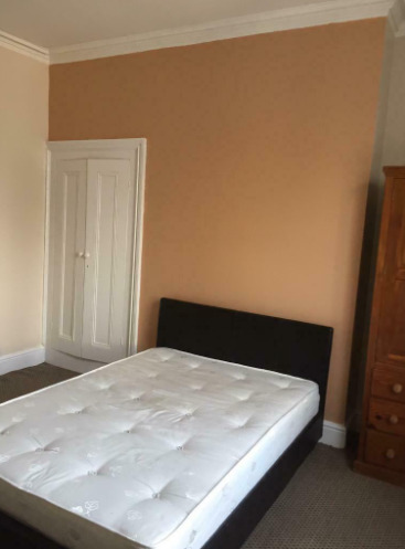 City Centre Large One Bedroom Flat  7