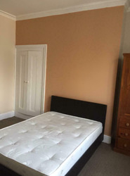 City Centre Large One Bedroom Flat thumb 8