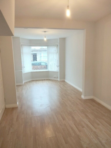 Lovely Spacious Refurbished 2 Bed House  3