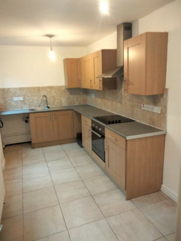 Lovely Spacious Refurbished 2 Bed House  2