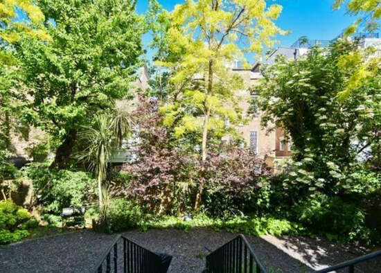 Notting Hill Single Studio with Small Balcony on Pembridge Sq Available Now  4
