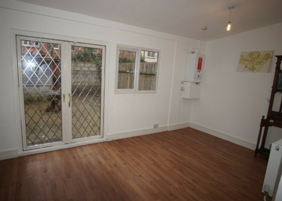 Impressive 5Bedrooms Terrace House Available to Rent in Sudbury Hill Ha0  2