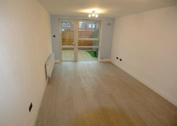 Brand Newly Refurbished 2 Double Bedroom Flat with Garden & off St Parking thumb 2