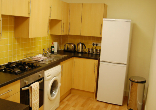 University, Saint Mary's Street. Room Is Shared 2 Person Flat  3