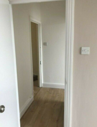 Single and Double Room in a Newly Refurbished House near Stratford  2