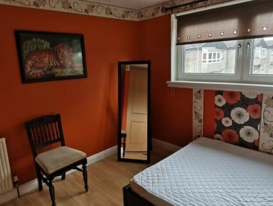 Double Room for Rent Stenhouse Drive Free from Now On  3