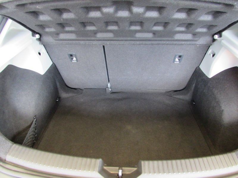  2014 SEAT Leon 1.6 TDI SE DSG 5dr  6