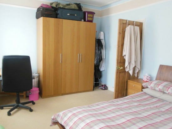 A Spacious Two Double Bedroom Flat to Rent  1