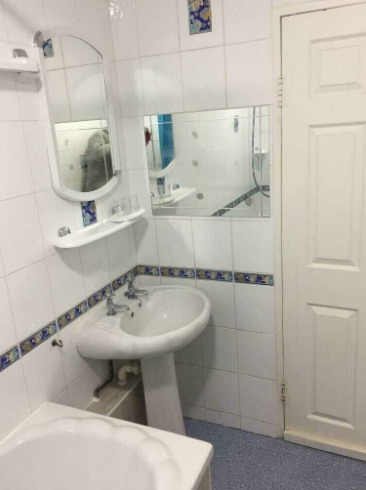 Cheap, Big and Clean Room for Rent in Glasgow East End  9