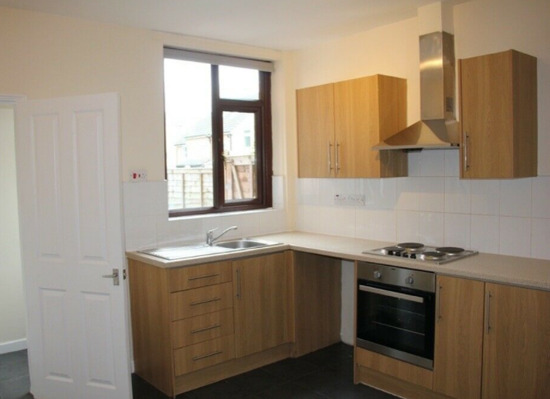 3-Bed House: Dss / Uc / Housing Benefits only - Rent Is £940/month  0