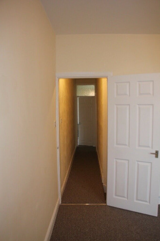 3-Bed House: Dss / Uc / Housing Benefits only - Rent Is £940/month  5