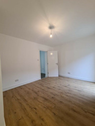Large 1 Bed Flat with Private Terrace!