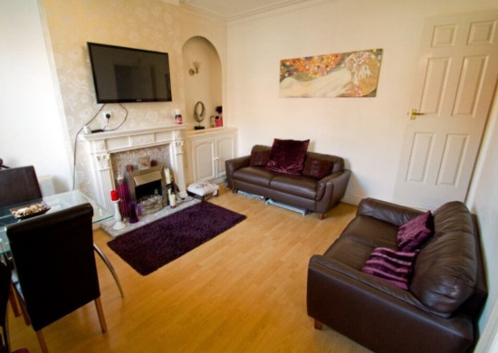 3 Bed to Let Burley, Large Double Rooms  0