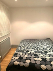 Lovely En Suite Room to Rent in Acton W4 1DL thumb 5