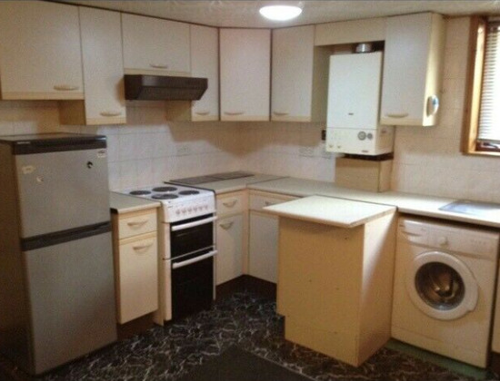 1 Bed Furnished Flat Tempest Road, LS11 7DH  1