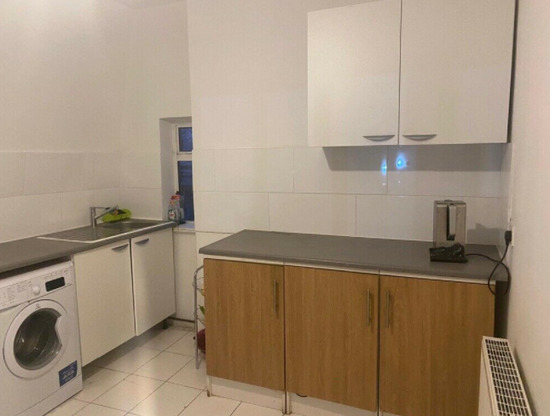 Double Room to Rent. Green Lane RM8 1YX  2
