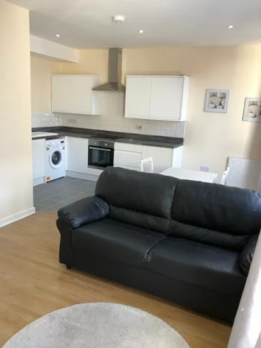 Luxury Studio Apartment and Double Room with Ensuite in the Centre of Derby to Let  2