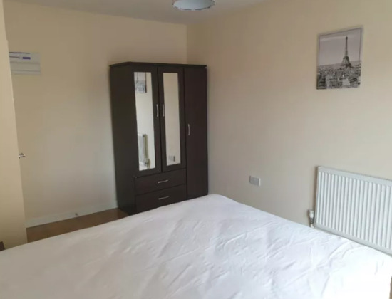 Luxury Studio Apartment and Double Room with Ensuite in the Centre of Derby to Let  3
