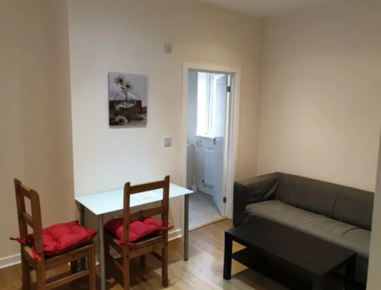 Luxury Studio Apartment and Double Room with Ensuite in the Centre of Derby to Let  5