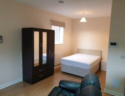 Luxury Studio Apartment and Double Room with Ensuite in the Centre of Derby to Let thumb 1