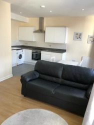 Luxury Studio Apartment and Double Room with Ensuite in the Centre of Derby to Let thumb 3