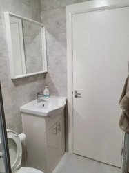 Amazing 1 Bedroom Flat. Separate Kitchen and Shower Room thumb 6