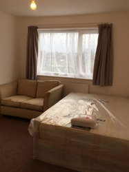 £875 Per Month All Bills Included! Lovely Large Studio Flat with Shower Room thumb 2