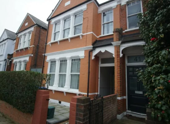 Impressive 5/6 Bedrooms Semi-Detached House Available to Rent  9