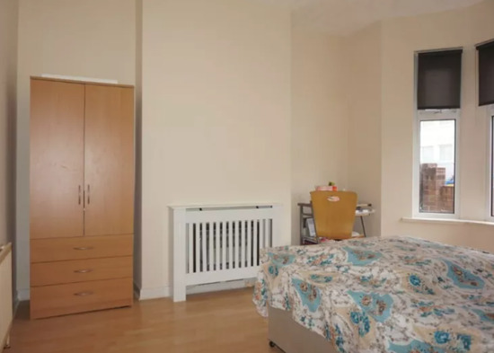 4 Bedroom Student or Professional House to Let  6