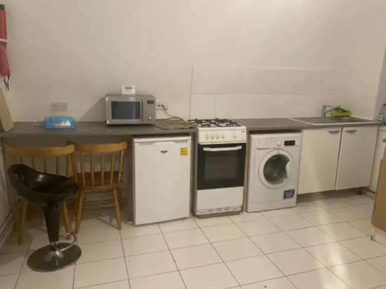 Double Room for Rent in Goodmayes  3