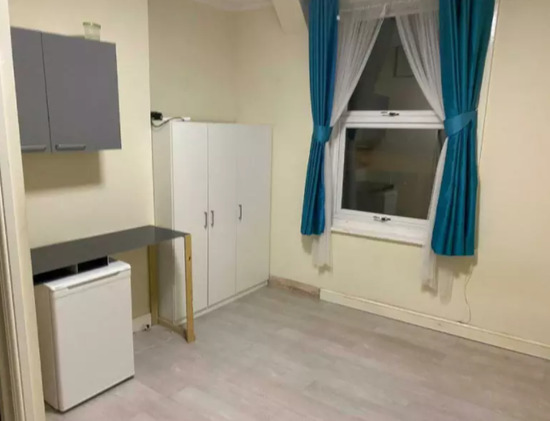 Separate Studio Flat, Nice and Clean £650 All Bills Included  5