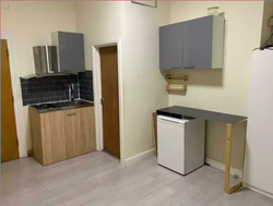 Separate Studio Flat, Nice and Clean £650 All Bills Included thumb 8