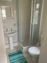 Double Room with An En-Suite - No Deposit thumb 7
