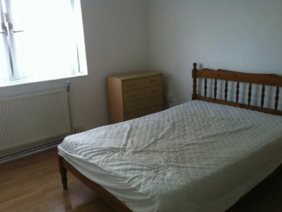 Cheap and Cheerful Double Room All Bills Included £500  0