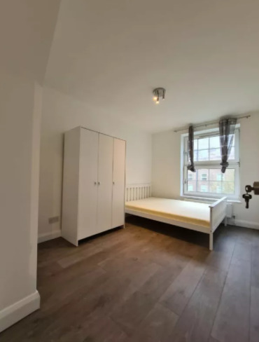 Lovely 3 Bed Flat in Bethnal Green to Rent  1