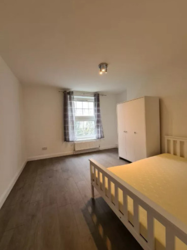 Lovely 3 Bed Flat in Bethnal Green to Rent  6