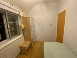 Single Share Room / Share House Available Now thumb-53177