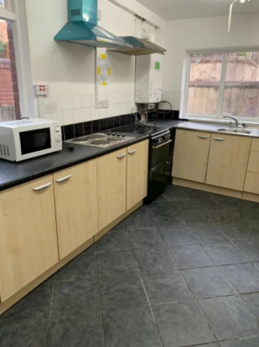 Single and Double Rooms to Rent - Immediate Move in - Shared House  2