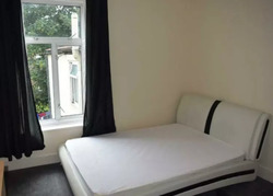 One Double Bedroom Available in Stratford - House to Rent thumb-53289