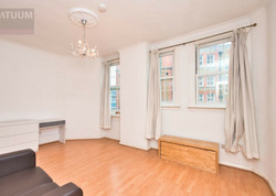 Cosy City Apartment with 2 Bed, 1 Bath - SE1 thumb 2