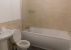 Available Doube Room in 4 Bedroom House, Salford M6
